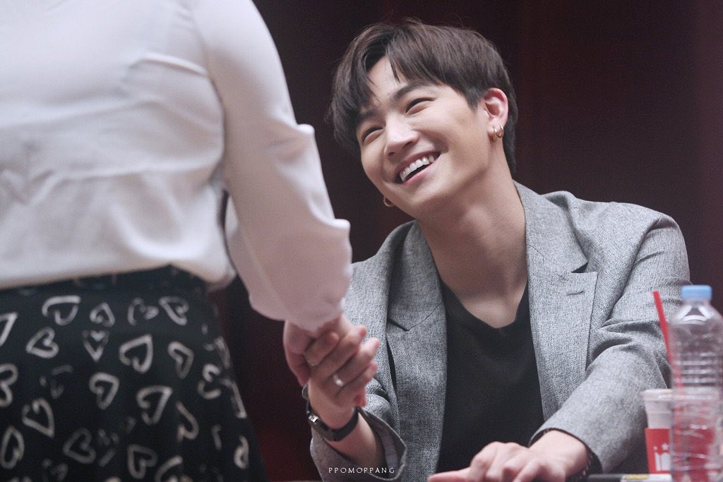 jaebeom looking at ahgases: a thread