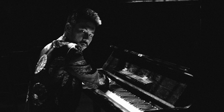 KaufmanMusicNYC's tweet photo. Watch the latest #PerformanceAsProcess with @conradtao streamed live on KMC's Facebook TONIGHT at 7 pm ET!
Info & previous episodes: https://t.co/Yn6kEl3ooi https://t.co/e4IF4adbjx