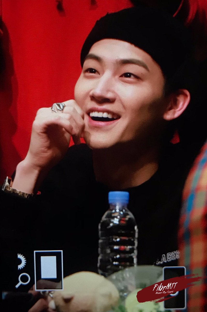 jaebeom looking at ahgases: a thread