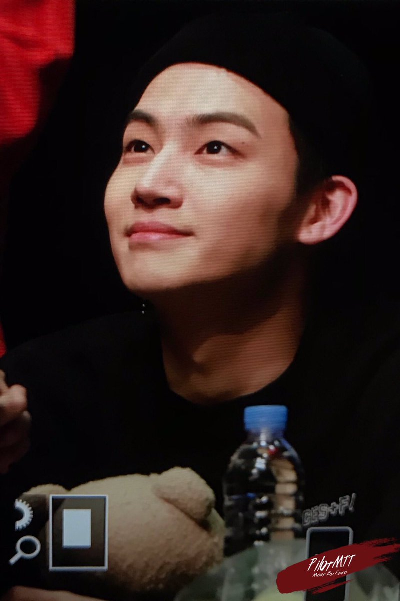 jaebeom looking at ahgases: a thread