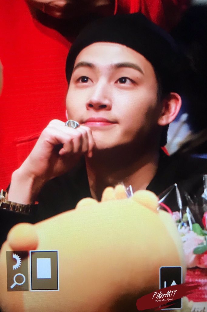 jaebeom looking at ahgases: a thread