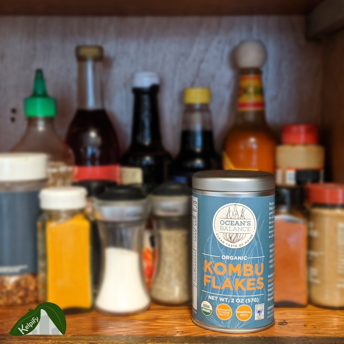 KelpifyMarket's tweet photo. Do yourself a favor and keep Kombu in the front of your kitchen cabinet. Add a tablespoon to your meal to make your meat meatier or to flavor blast your soup.
#kelpify #kelp #kombu #seaweed #sustainable #flavor #umami #seasoning #healthy #delicious #aquaculture #goodhabits https://t.co/GjZz3Fxa83