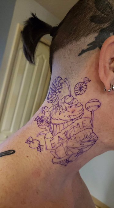 Birthday tattoos 🥰 @KaelynJayeTS (she takes care of me) https://t.co/cSoUxbnECu<a class="tags" href="/tag/kaelynjayets">@kaelynjayets</a>