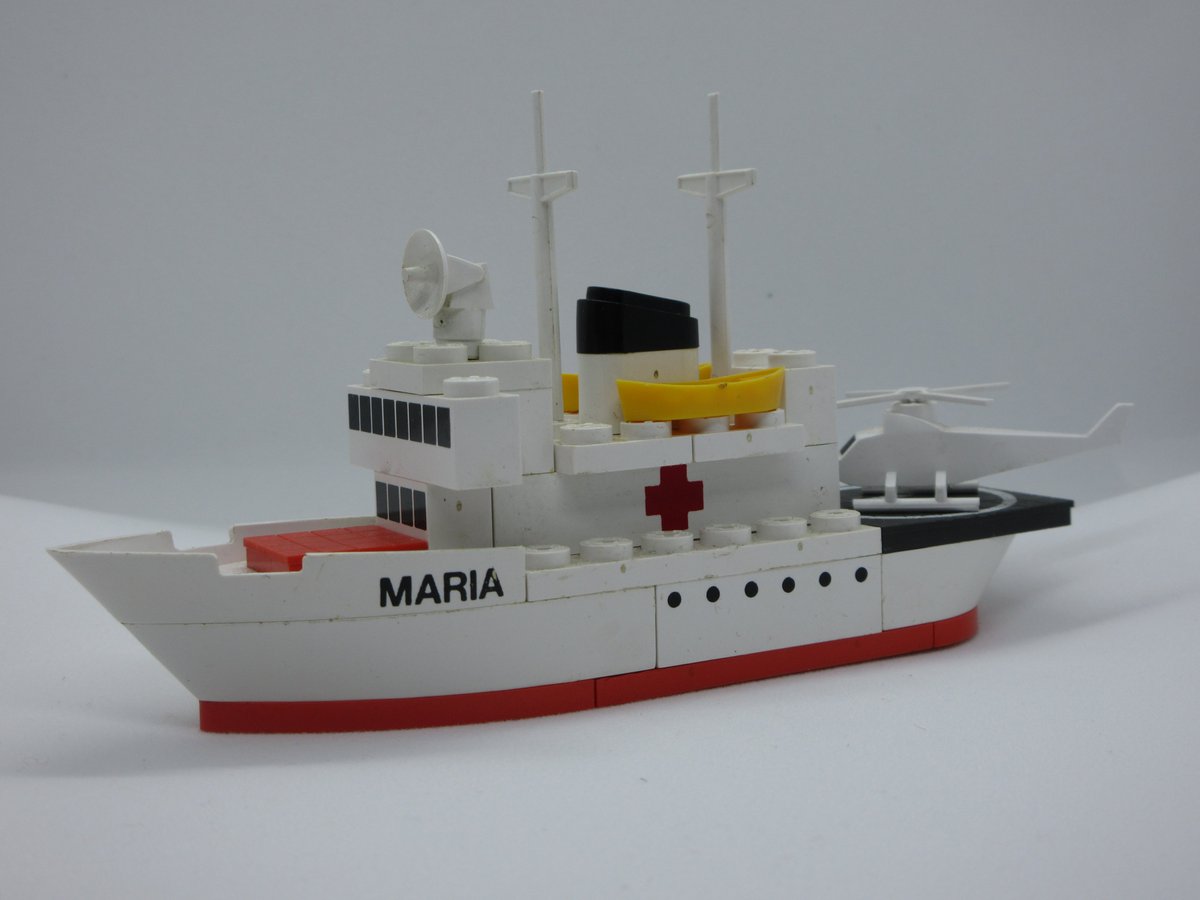 TAmarcord's tweet photo. Uno dei modelli più carini della "Tente" serie "Mar". La nave ospedale "Maria", pochi pezzi, pochi centimetri, tante soddisfazioni. Potete seguirci anche sul canale IG tente_amarcord e su Youtube nel canale omonimo #tente #educaborras #bricks #tentebricks #tenteexin #scalemodel https://t.co/sr7BRmRYf4
