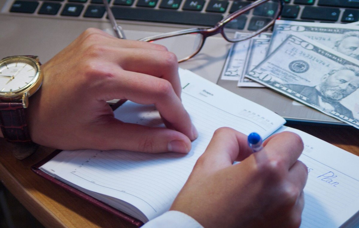 JBohn's tweet image. Looking to build a more valuable company in 2021? Check out these ten resolutions. bit.ly/3oG7FUi. My favorite and likely hardest is training your employees to think like an owner. What goals do you have for your business in 2021? #business #valuebuilding #goalsetting