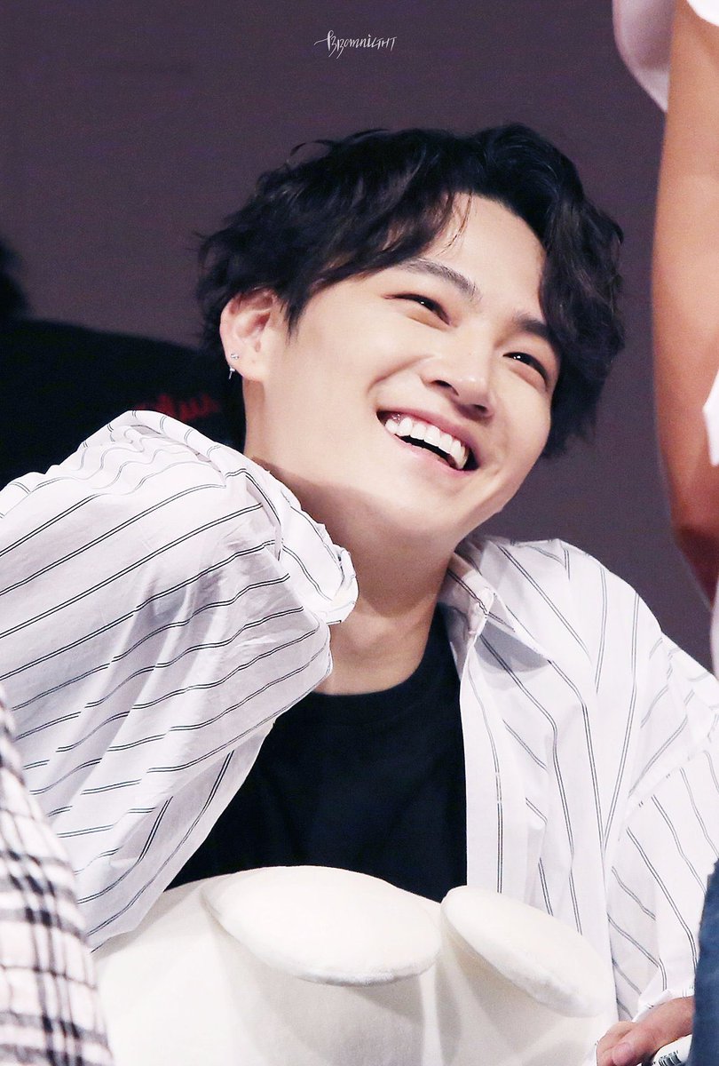 jaebeom looking at ahgases: a thread