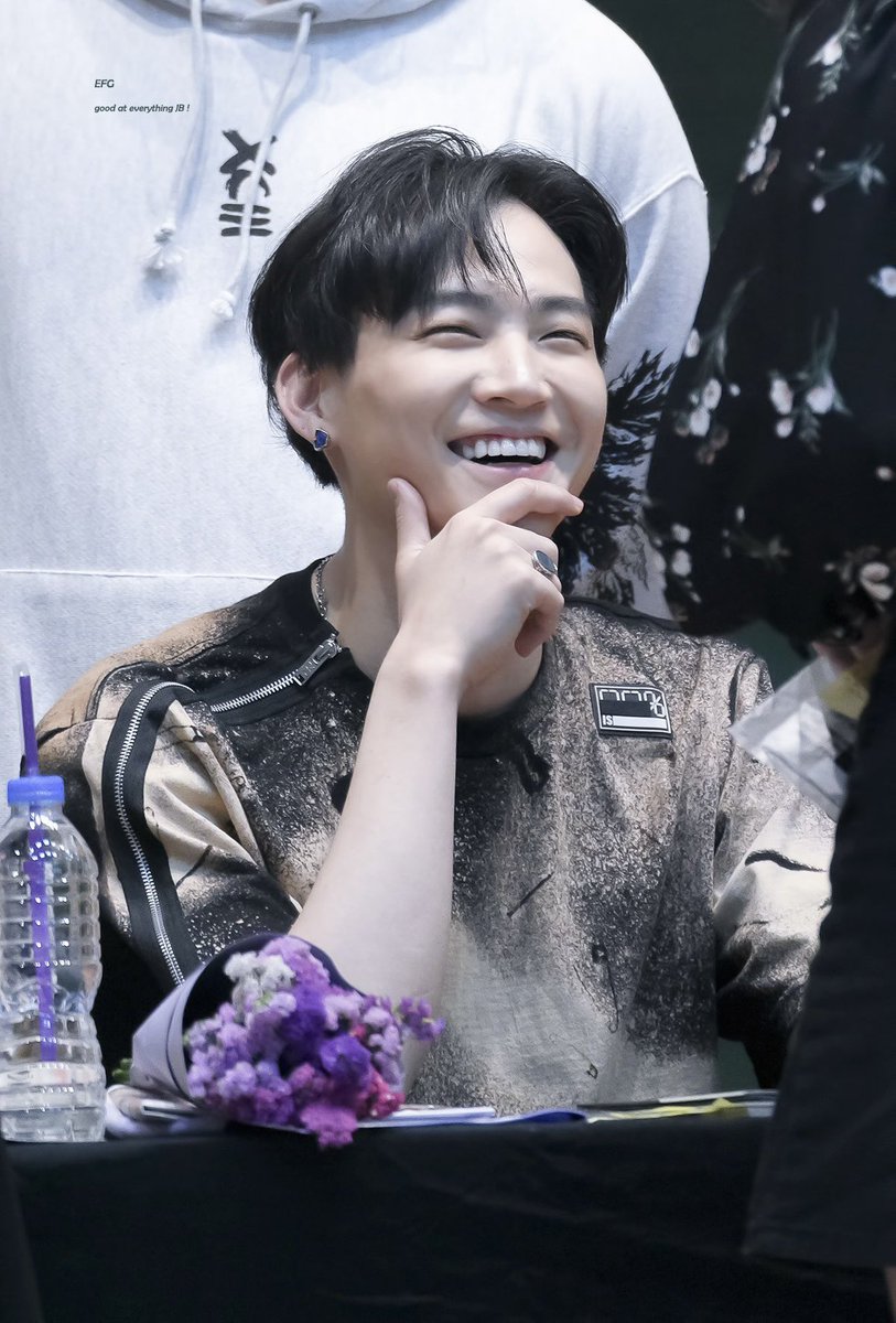 jaebeom looking at ahgases: a thread