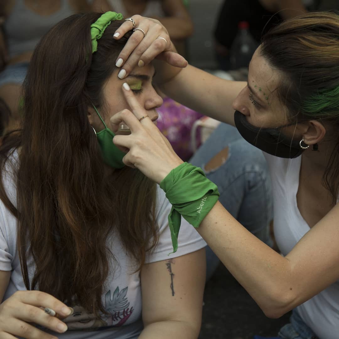El #AbortoLegal es un derecho en Argentina💚

El Poder Ejecutivo anunció hoy la promulgación de la ley 27.610 de interrupción voluntaria del embarazo.

🗓️ En el transcurso de los próximos 8 días la ley entrará en vigencia y las mujeres podrán acceder a un aborto seguro y gratuito