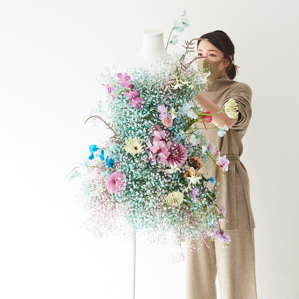 前田有紀プロデュースによる展覧会「色を纏う花展」は今週末まで。コロナ渦で浮き彫りになった「フラワーロス」を考える - harumari.tokyo/62421/
<a href="/ROCKET__/">BOSHIDO</a> #色を纏う花展 #フラワーロス