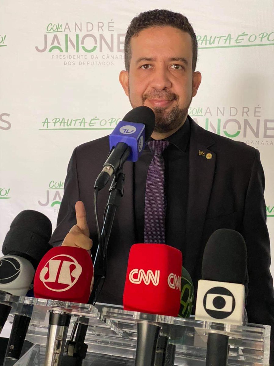 AndreJanonesMG's tweet photo. Registros de um dia histórico: pela primeira vez uma candidatura popular disputará a presidência da Câmara dos Deputados! 

CONTO COM VOCÊS PARA DEVOLVER O BRASIL AO POVO! 

Que Deus nos abençoe! https://t.co/feROSRrfUN