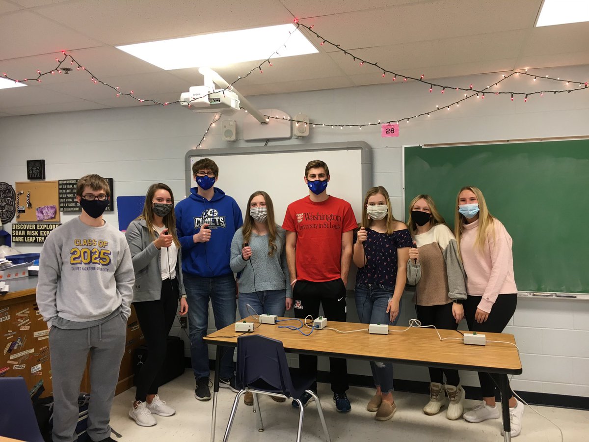 CHSstucrew's tweet photo. At Thursday’s stuco meeting we found out who is smarter than a 5th grader. In the first match the sophomores outsmarted the freshmen and the seniors were outsmarted by the juniors in the second match. In the championship match the sophomores took home the win! Fun was had by all! https://t.co/J2o75vtjvf