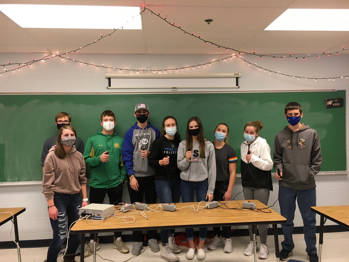 CHSstucrew's tweet photo. At Thursday’s stuco meeting we found out who is smarter than a 5th grader. In the first match the sophomores outsmarted the freshmen and the seniors were outsmarted by the juniors in the second match. In the championship match the sophomores took home the win! Fun was had by all! https://t.co/J2o75vtjvf