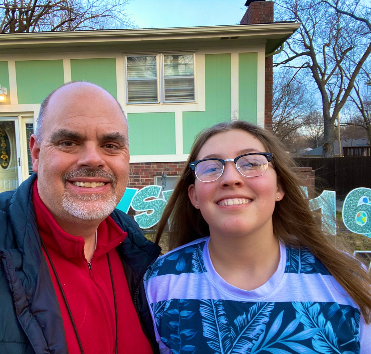 DrSpringer12301's tweet photo. Really been missing my players since the season ended in October. I was able to stop by and wish this one a very special 16th birthday today. Completely made my evening! Happy Sweet 16 Alexys!  #STARSPROUD ⚽️🌟 https://t.co/FkuSCkOVTT