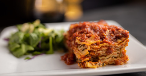 urbanbeans's tweet photo. Lasagna by the Slice #foodieee #yummy #eeaaatts https://t.co/Eel7rRDV3r