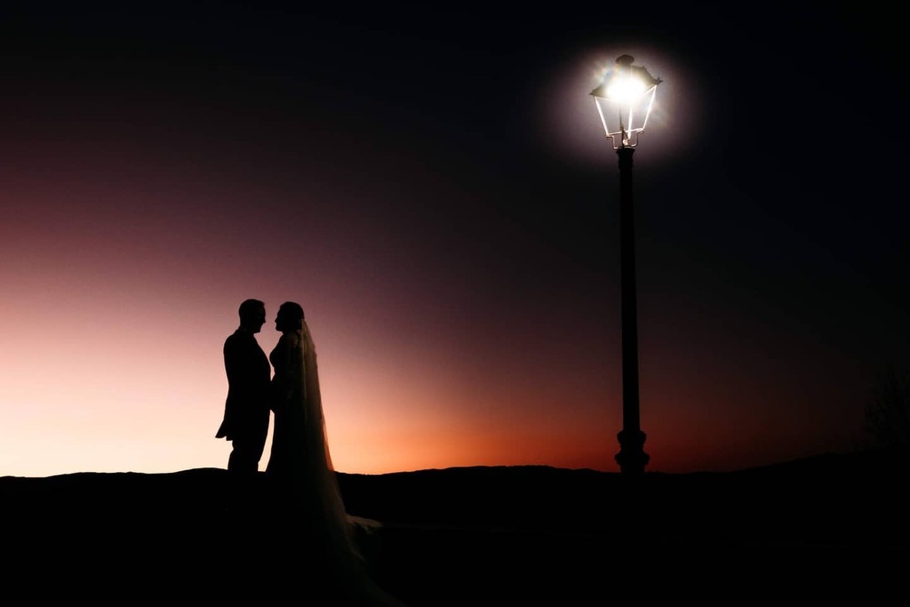 Atardecer de película
.
.
.
.
.
#boda #atardecer #somewheremagazine
#bridal #vestidodenovia #ceremonia #photooftheday #instabrides <a href="/domdorellana/">Daniel Orellana Mora</a> @princesita_emc #inspiration #trending #yesido instagr.am/p/CKCsLt8Dgcm/