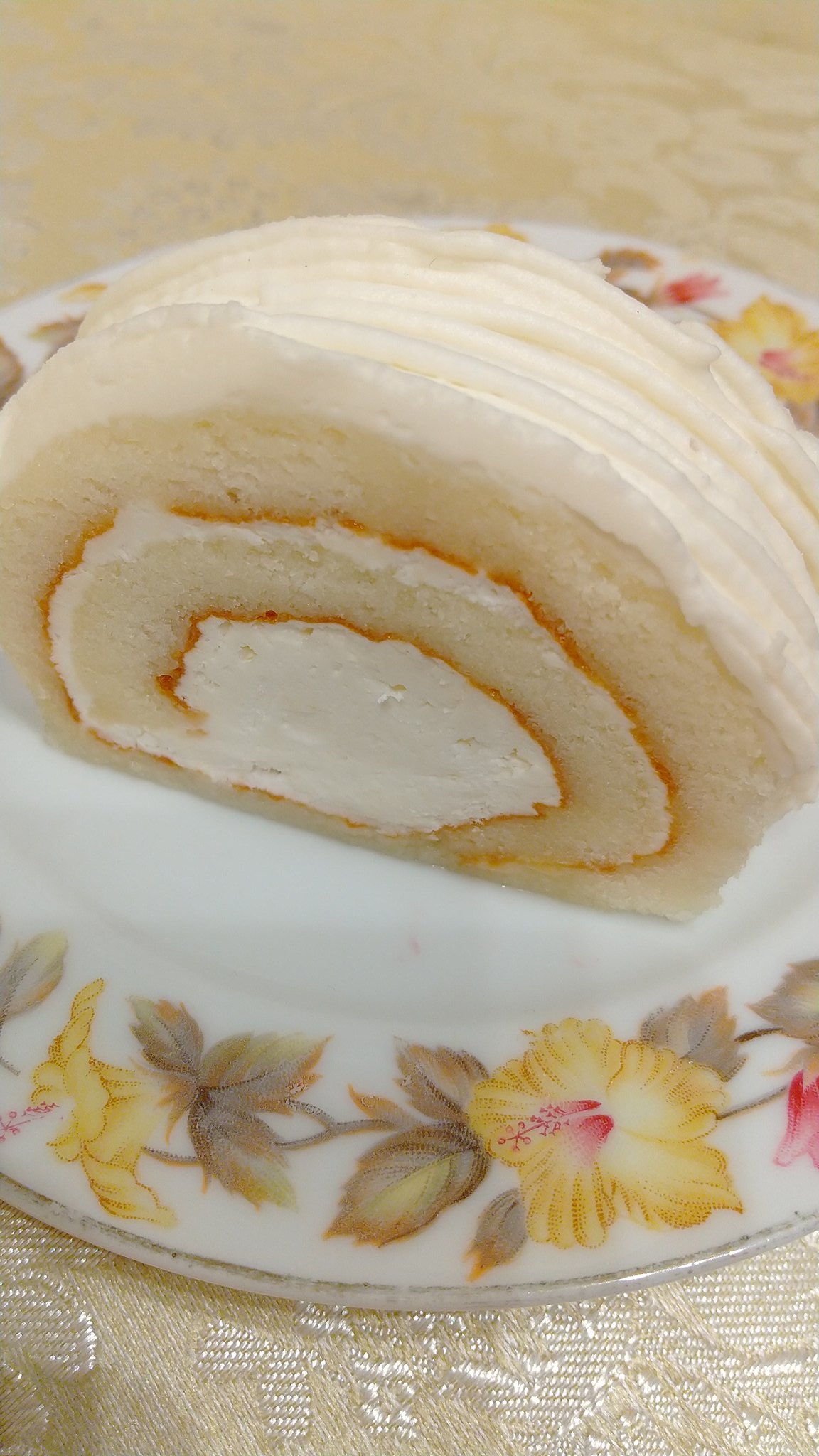 Twitter 上的 15糸央利 新菓人 ヨーグルトモンブランロール どれも美味しかったけど 私は ヨーグルトモンブランロール が一番好きかなぁ 新菓人 モンブランロール ロールケーキ スイーツ T Co 1jwyyjpfy3 Twitter