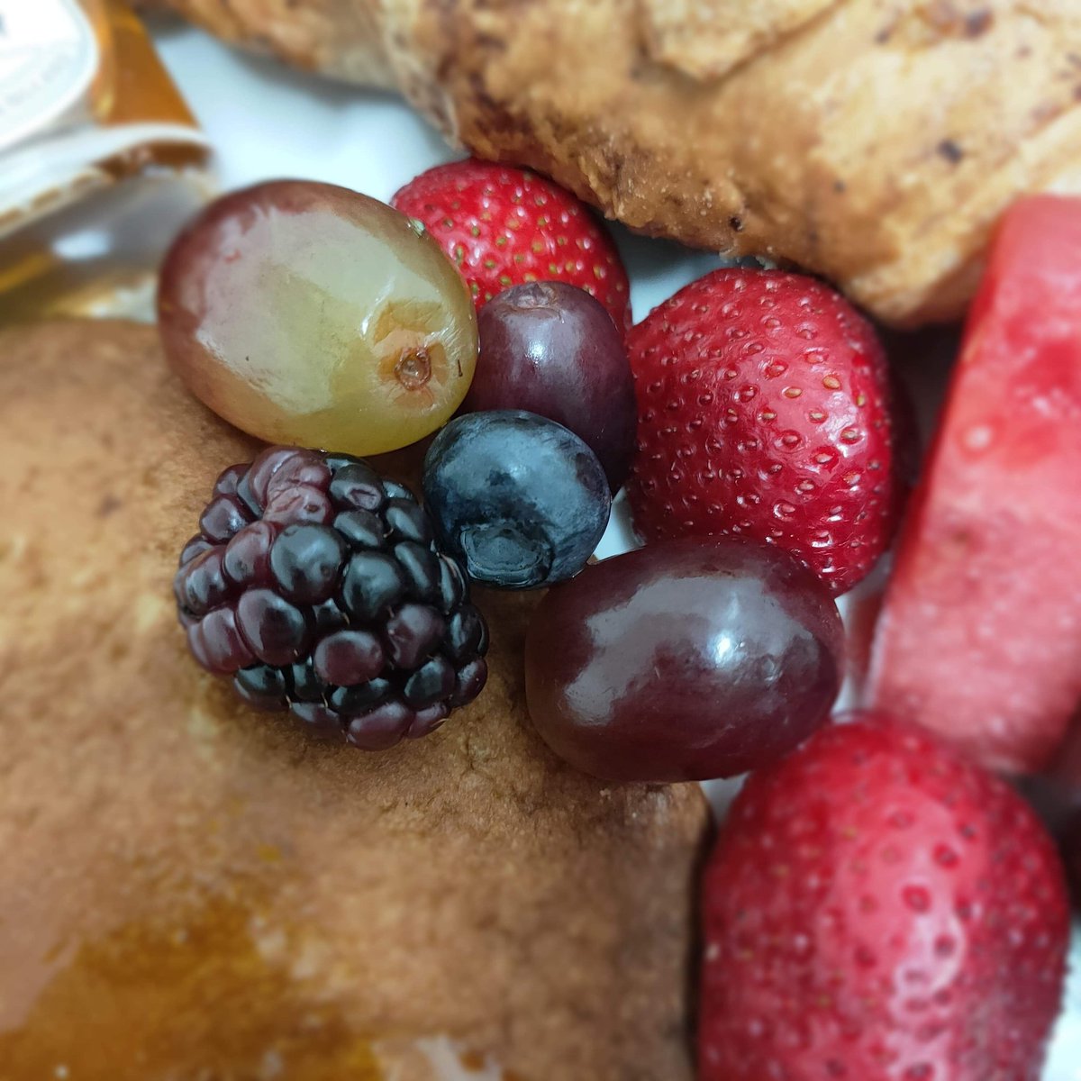 Just love playing with fruit in photography and also eating too 😍

Which fruits do you like?? 🍇🍈🍉🍊🍋

#fruitsmoothie #fruitpie #fruitcarving #fruitsdemer #fruitart #fruitjuice #fruitbat #fruitsartclub #fruitsnacks #fruitlover #fruitaminsoap #fruitsalad #fruitpunch