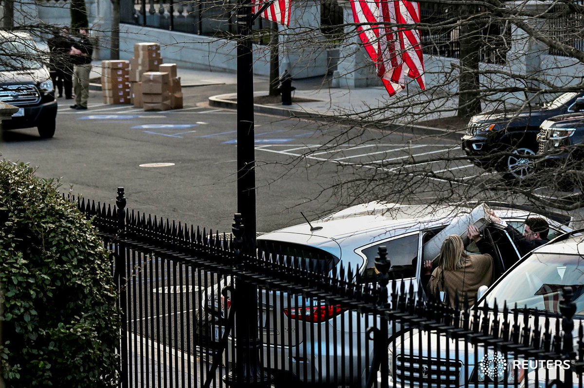 Like that first wave of vaccination photos, can’t get enough of these DC move out pictures right now. 