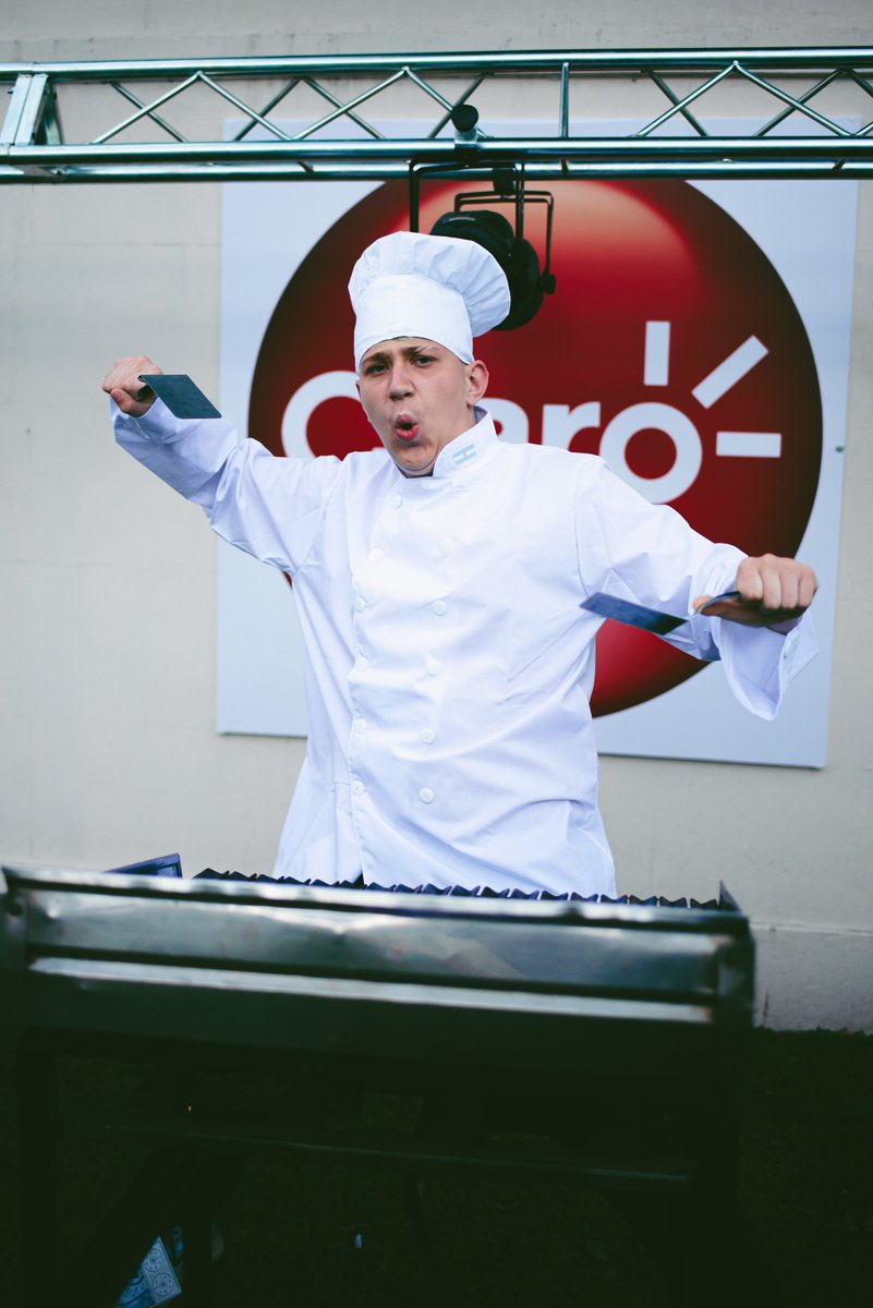9zTeam's tweet photo. 👀👨‍🍳

📺 https://t.co/wJ5qBaU6Kf

#TodoVioleta 💜 @ClaroArgentina @redbullARG @LogitechG @CervezaBrahma #Rocklets https://t.co/tU5pGQkIWt