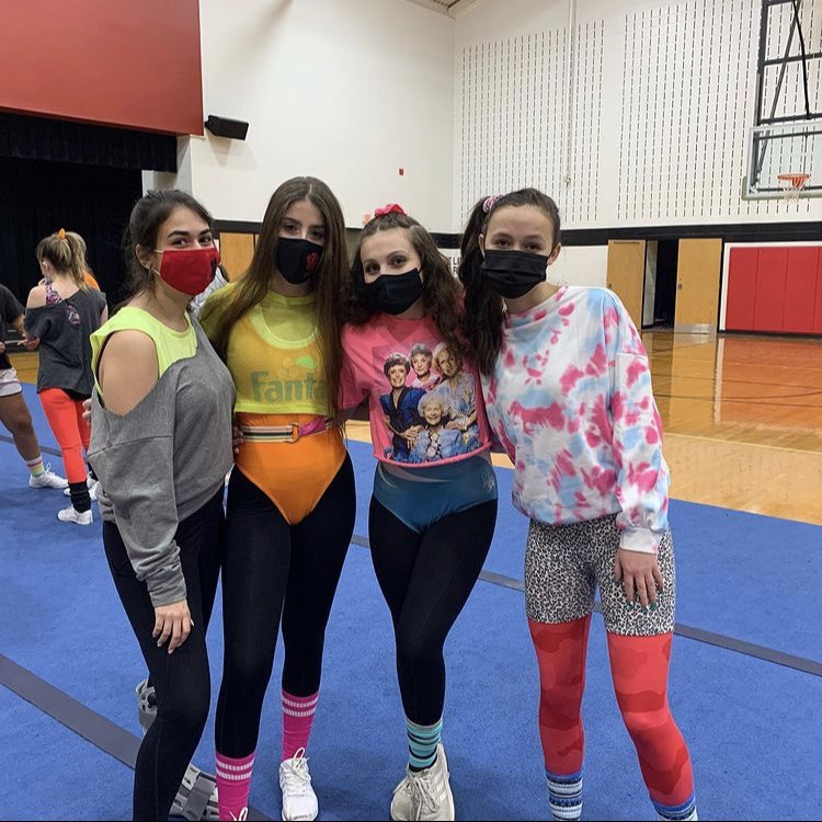 almond1749's tweet photo. @NPHSDragons 80โs practice tonight! We will be ready! #keepinitpositive! https://t.co/5xQ9Ajy5yI