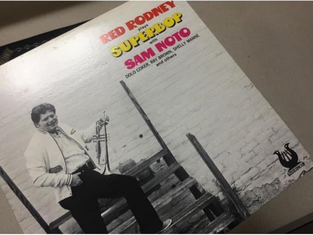 Koichi Toshioka レッドロドニーとサムノートの二人の名手を同時に聴ける贅沢なアルバムである 快調なペースのa3やb1がいい ドロコッカー レイブラウン シェリーマンからなる最強トリオのサポートを得て力強いソロバトルを展開している 1974年録音作品