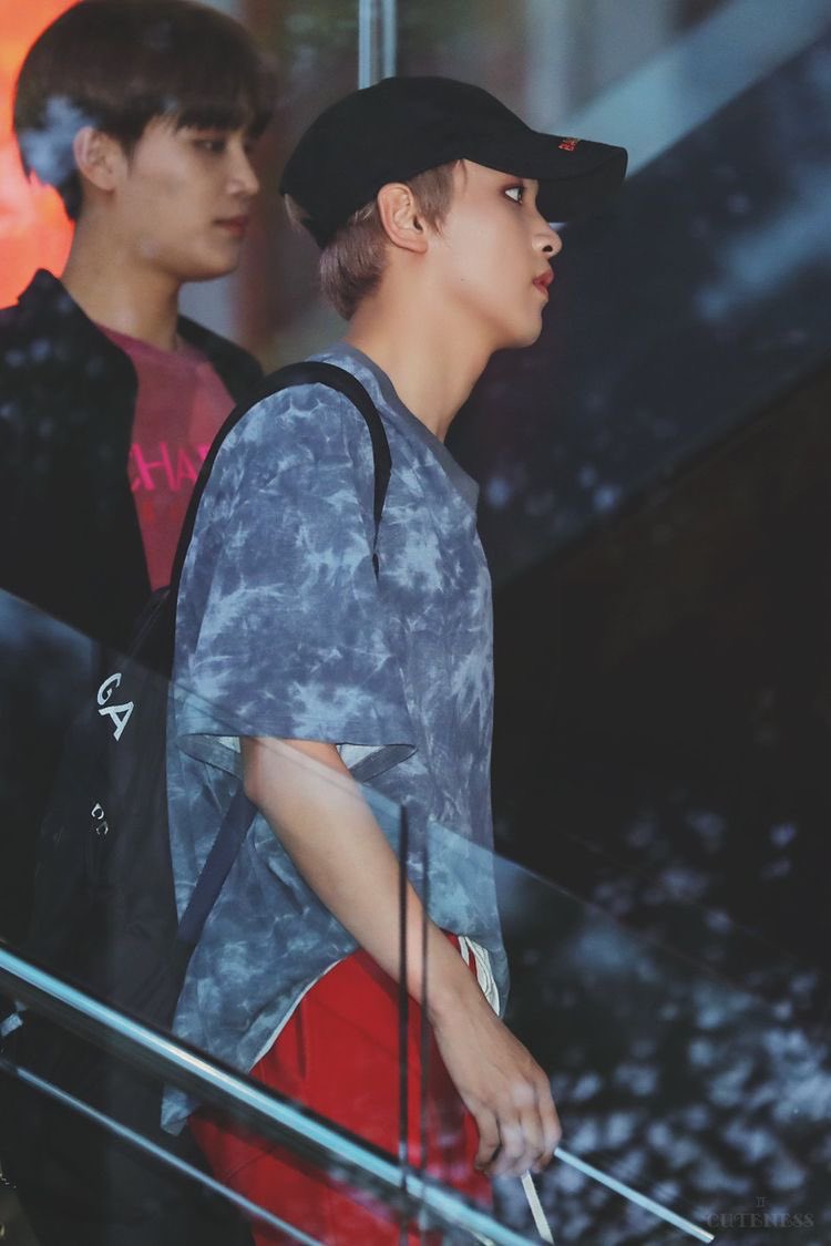 leockyi's tweet photo. ; you &amp; me 

haechan lokal au. https://t.co/owawOFbD2q