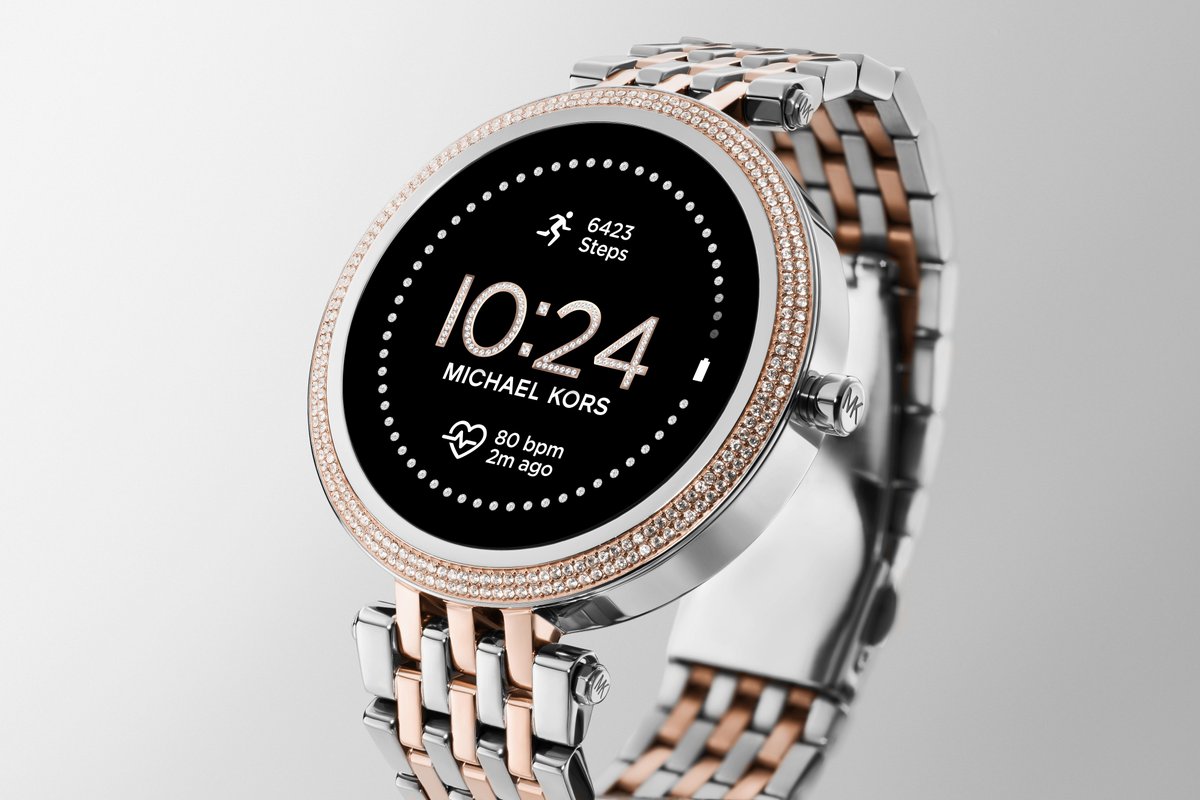 HerGadgetMatch's tweet photo. Michael Kors’ new smartwatches ups your wellness game glamorously! 😍 https://t.co/cpV3Eg5Ege