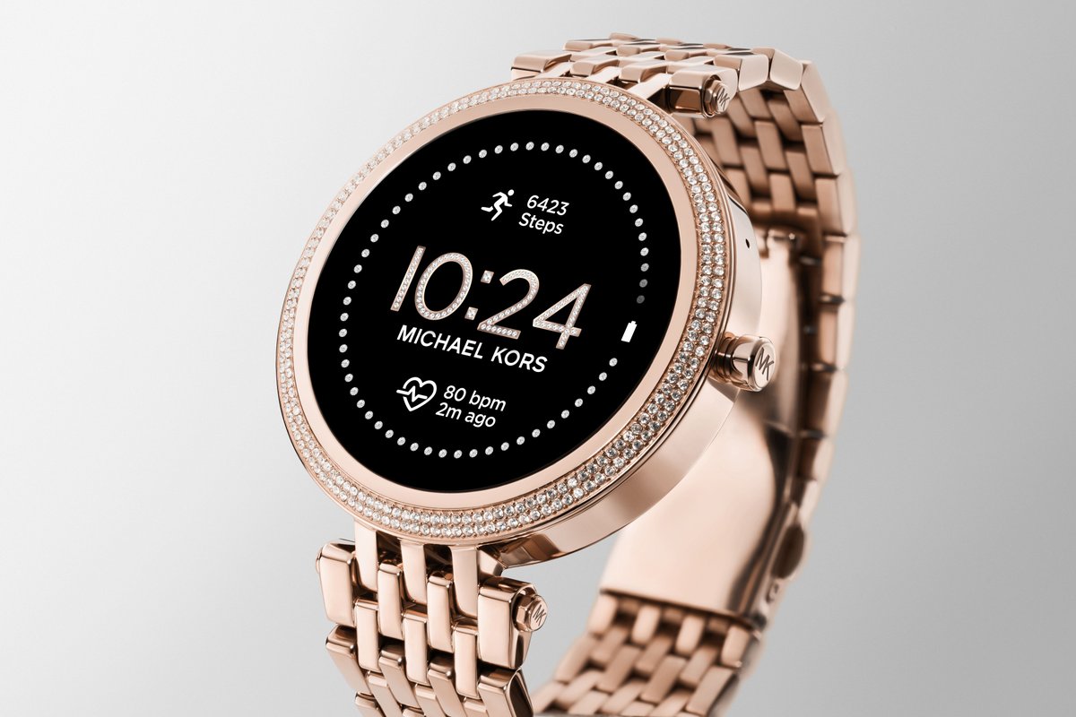 HerGadgetMatch's tweet photo. Michael Kors’ new smartwatches ups your wellness game glamorously! 😍 https://t.co/cpV3Eg5Ege