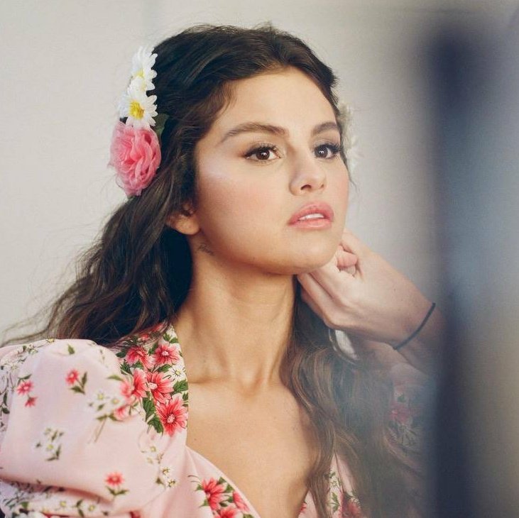 selgomezdata's tweet photo. @SelenaGomez's “De Una Vez” is the first all-spanish female solo song to reach top 10 on iTunes US in the last 10 years (at #9). https://t.co/4gfaxDV8YG