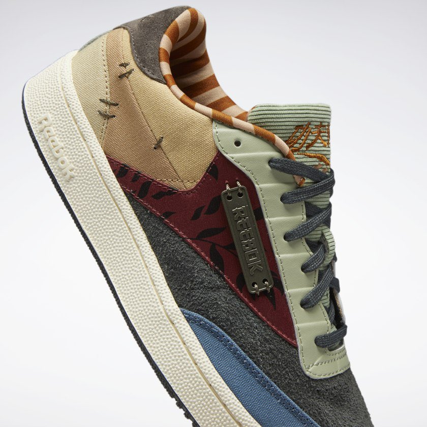 snkr_twitr's tweet photo. Easy cop: Kung Fu Panda x Reebok Club C 85 

Gravel Beige https://t.co/XlTnwAOoZj
Classic White https://t.co/3fptha8DBo

#AD https://t.co/or2Jy1Oxns
