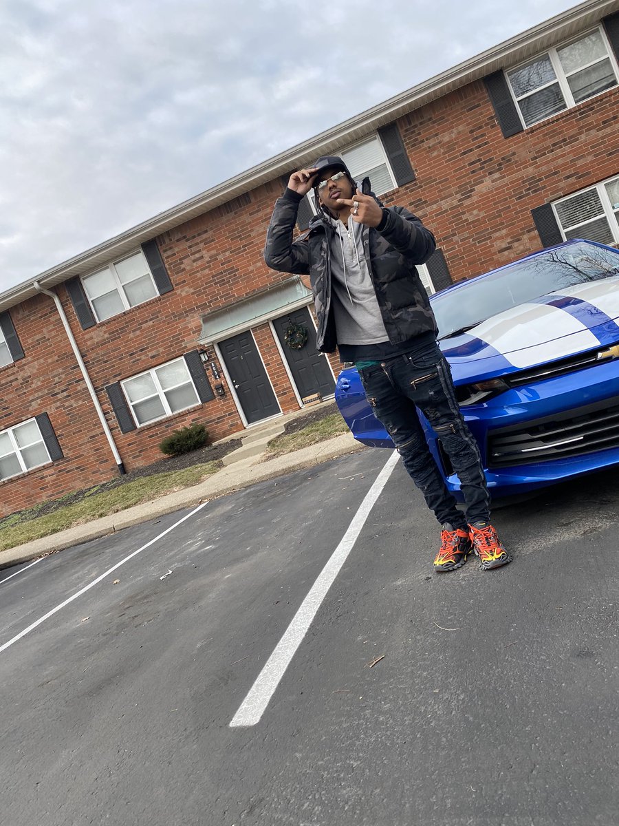 Fels5eva's tweet photo. BABY WE FROM DA GUTTA🐍 , I USED TO MATCH 2.50 /2.50 ON A NICK 🌳 W MY #BLOODA 🩸 HOW COULD I EXPECT ME TO STAY DA SAME 🌙 https://t.co/Md98vowJV2