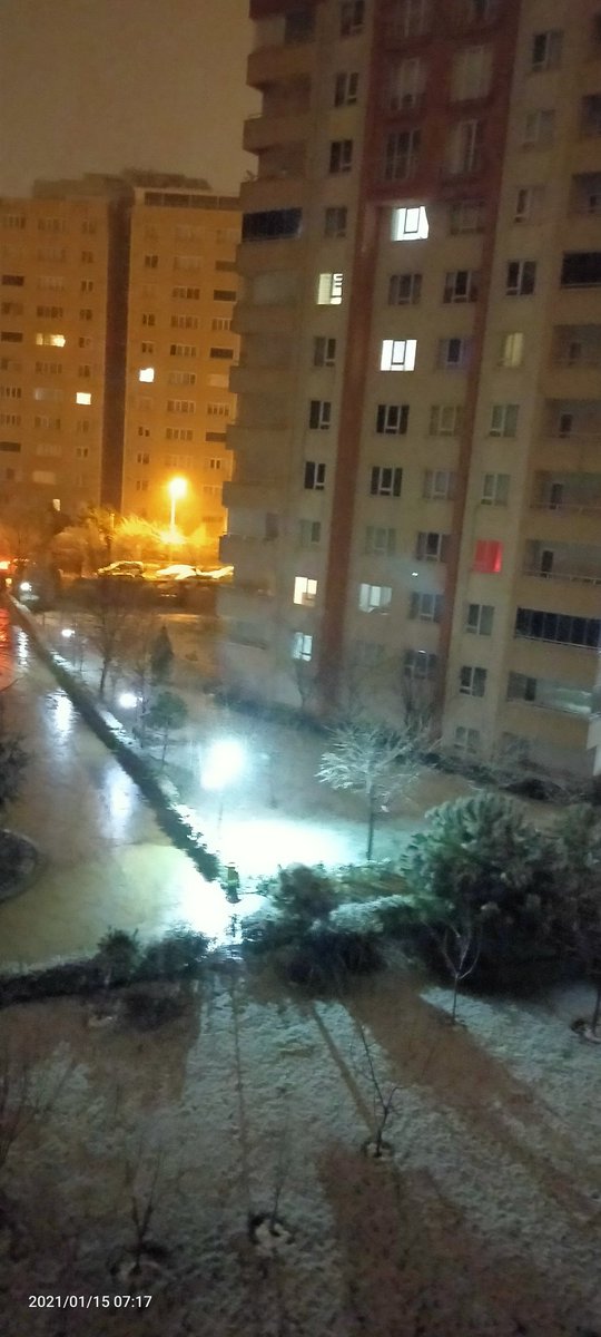 erziya's tweet photo. Bismillah İstanbul'un İlk karı bir iki sanatın yağdırdı https://t.co/tpG8IMFago