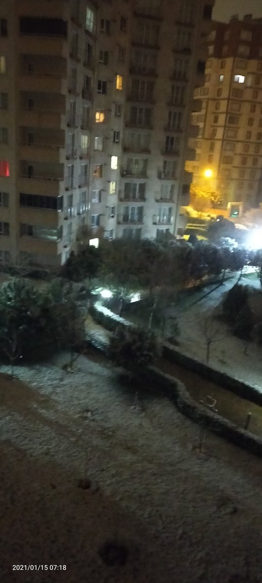 erziya's tweet photo. Bismillah İstanbul'un İlk karı bir iki sanatın yağdırdı https://t.co/tpG8IMFago