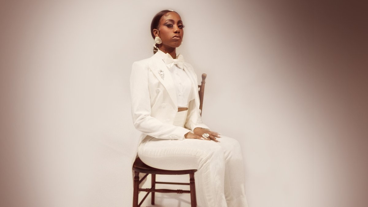 Take a seat. @_FloMilli is back and she's got something to say https://t.co/OiWIjXfusM https://t.co/ATZDBXPD3m