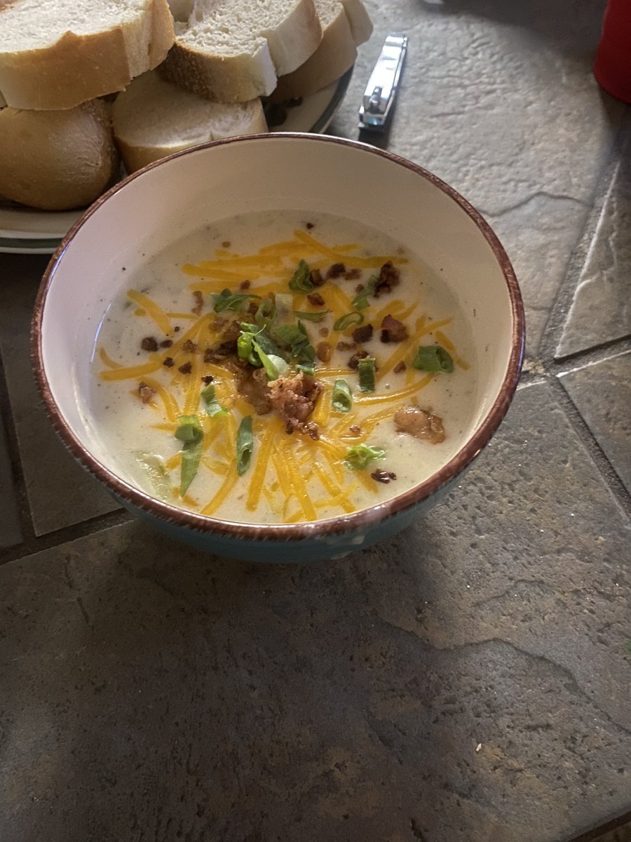 l3ree__'s tweet photo. I made homemade cream of potato soup for my parents and @xKslr it was delicious 😌❤️ #potato #potatosoup https://t.co/5uwb1Zzwxl