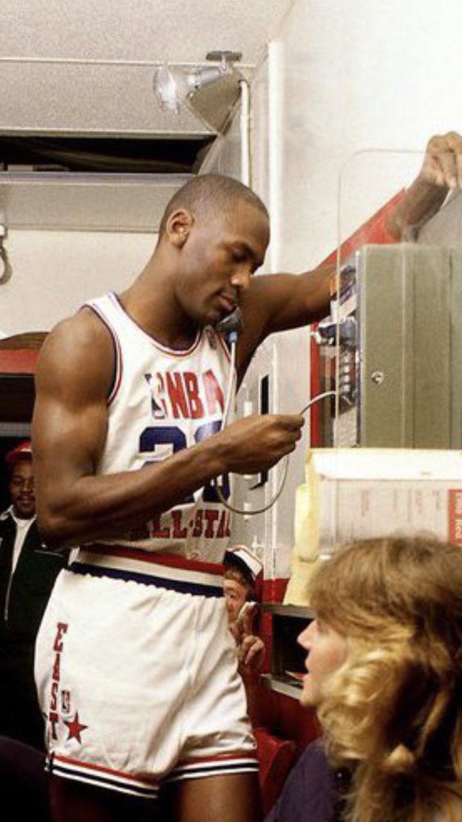 steven_lebron's tweet image. “yea gimme $500 on chris boucher +800 for sixth man of the year. you got the point spreads for this weekend’s nfl games?”