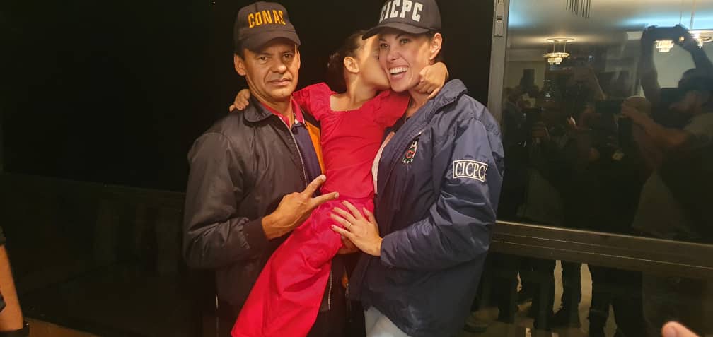 Rescata por nuestro Cicpc Táchira y el Conas la niña Antonella Guadalupe Roa de 04 años, la cual, había sido secuestrada el pasado primero de enero en Colón.

El rescate tuvo lugar en Tucape, parte alta - Municipio San Cristóbal. Gracias a Dios sana y salva..
<a href="/DouglasRicoVzla/">Douglas Rico</a>