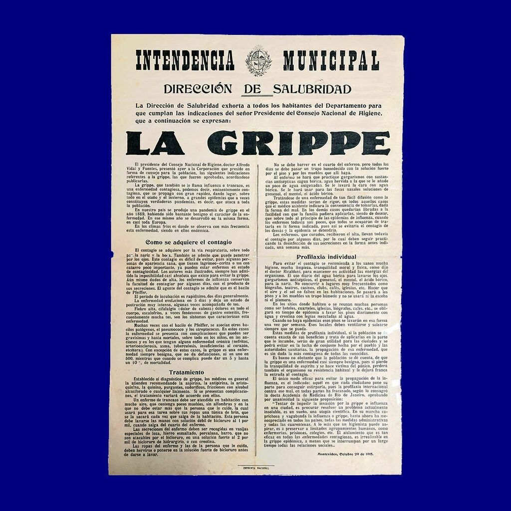 lapatriauy's tweet photo. En el contexto de la pandemia global de 1918, la dirección de salubridad exhortaba a los habitantes de Montevideo a que cumplan con algunas indicaciones que no se alejan de las del día de hoy.

"...Para evitar contagios, se recomienda mucha higiene, mucha limpieza, tranquili… https://t.co/c2j6LBiZKR