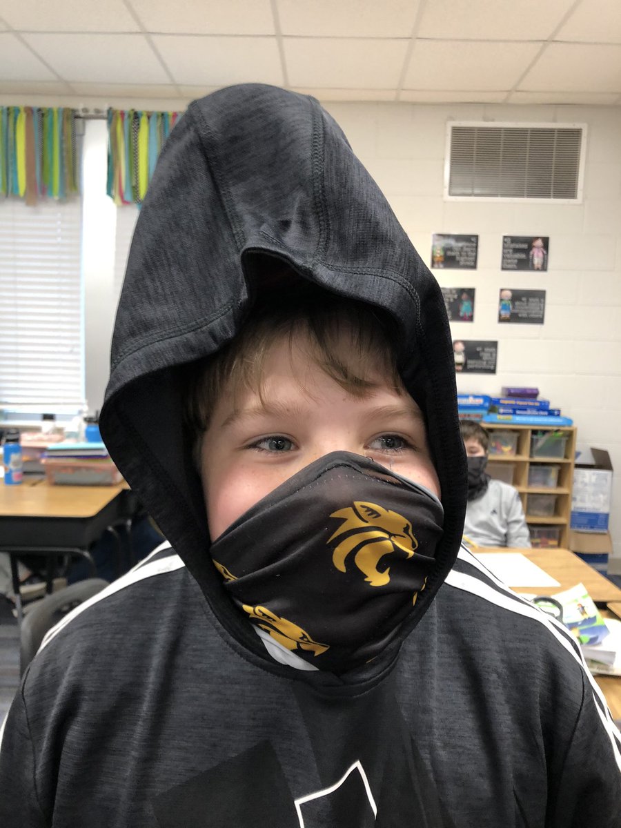 MrsNellyGWC's tweet image. Some ice, some heat, and some motion...a simple science experiment that left us with a big new understanding! 🧊🔥⚖️ #physicalchange #mesrocks #mesisourhappyplace #fifthgradescience