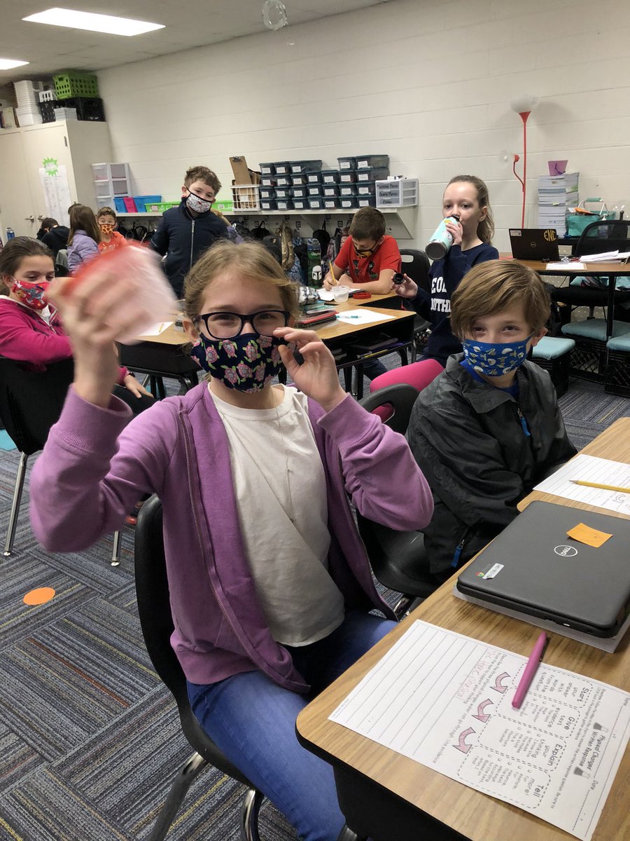 MrsNellyGWC's tweet image. Some ice, some heat, and some motion...a simple science experiment that left us with a big new understanding! 🧊🔥⚖️ #physicalchange #mesrocks #mesisourhappyplace #fifthgradescience