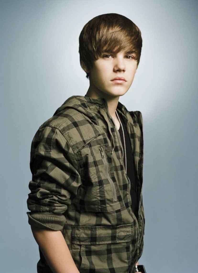 availablebiebzs's tweet photo. How it started               how it's going https://t.co/PDiAFr4Z9T
