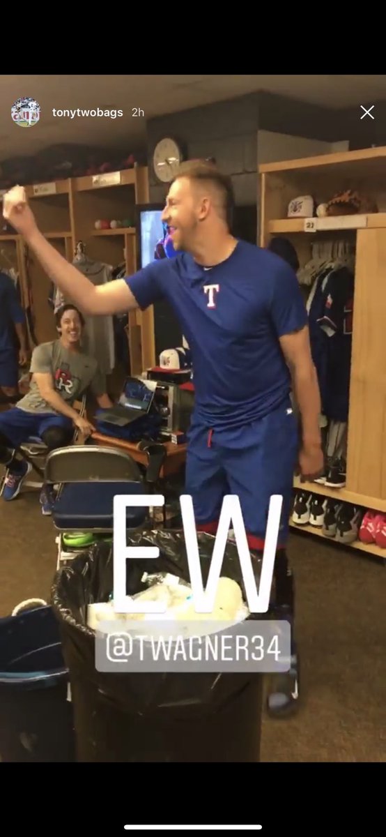 _TylerWagner_'s tweet photo. Throwback Thursday story time: 
In 2018 Tim Lincecum bet me $1,000 I wouldn’t drink a container of Italian dressing before the game. Think I did it? 😂😂 https://t.co/RhKA6COd5m