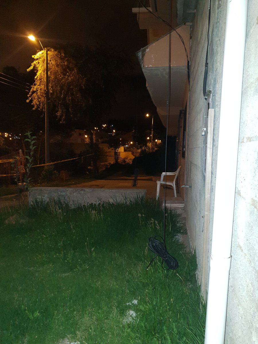 CARLITOS264's tweet photo. Es inaudito que en plena pandemia, donde todo se maneja por Internet. Hagan "mejoras" en la luz y dejen sin Internet a todo un sector, cortando los cables de teléfono. Todo el día! Esto sucedió en el barrio:tu eres pedro,en el sector parque de Miraflores. @tomebamba @ETAPAOficial https://t.co/hyPQy7HG5f