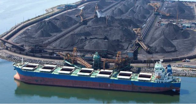 feng_xueli's tweet image. 227 coal ships were trapped by sea ice in Bohai Rim port。#logostics   #port   #isacogroup