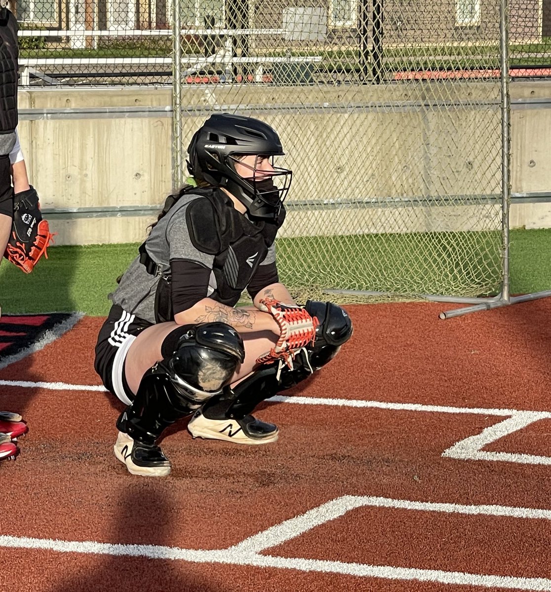 WOUSoftball's tweet photo. Shorts in January?? We’ll take it! #wousoftball https://t.co/e0JicW8q6T