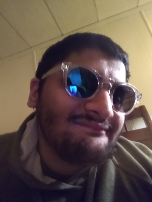Thoughts on the new sunglasses? Ik I'm ugly but pls be nice 👉👈 https://t.co/1tDysNM1RJ
