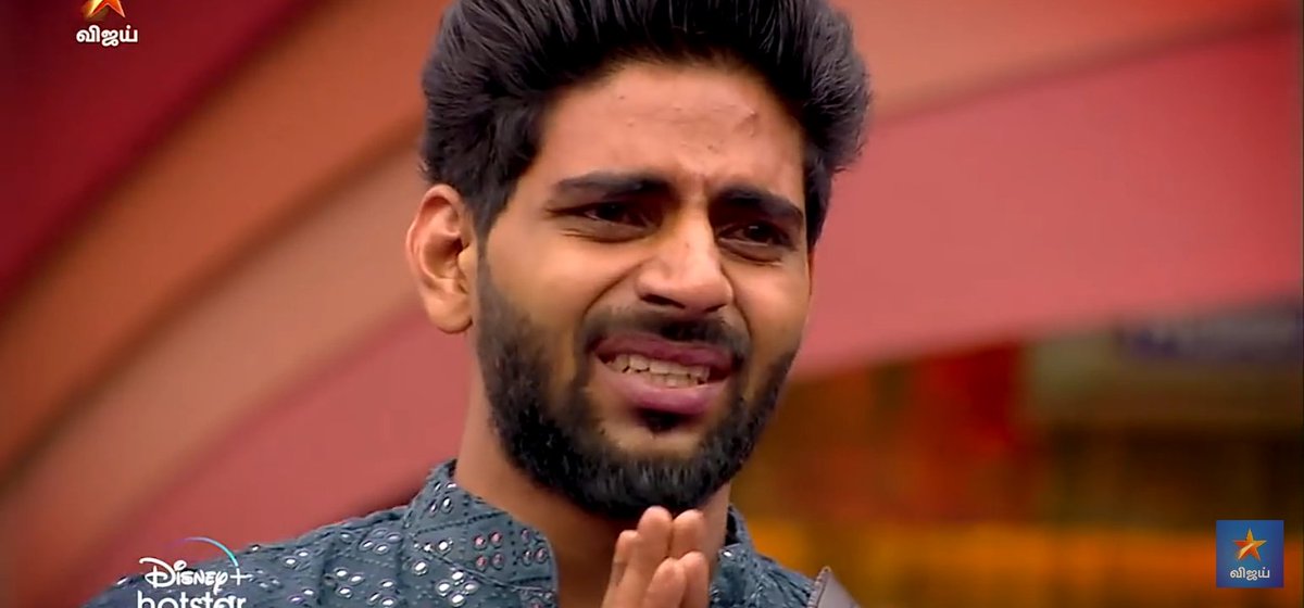 BB492519840's tweet photo. As a player, he has never failed us. He chose to stay cos of us fans - who voted for him. He could easily walk away with the $. But nope...

Are we gonna fail him? #BalajiMurugaDoss 

PLEASE VOTE IN HOTSTAR AND GIVE HIM MAXIMUM MISSED CALL!

Last day!

#BiggBossTamil4 https://t.co/hEgUe0IGWM
