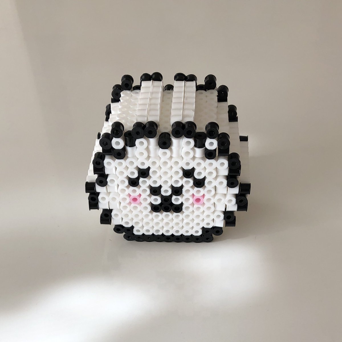 Aki Auf Twitter うん アイロンビーズ用のプレートだったら 型あるんだけど アクアビーズ用であるかは分かんない 水でくっ付くやつだよね でもそれだとくっ付けるのも子供が自分で出来ていいね アイロンビーズは子供がビーズ並べた後全部私がアイロンかけ