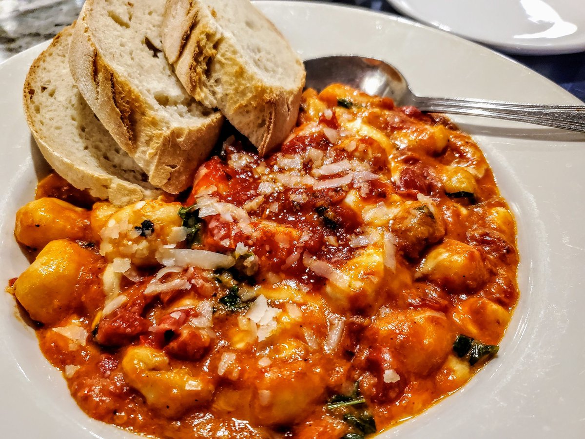 Erik Kennedy 김영남 tweet media