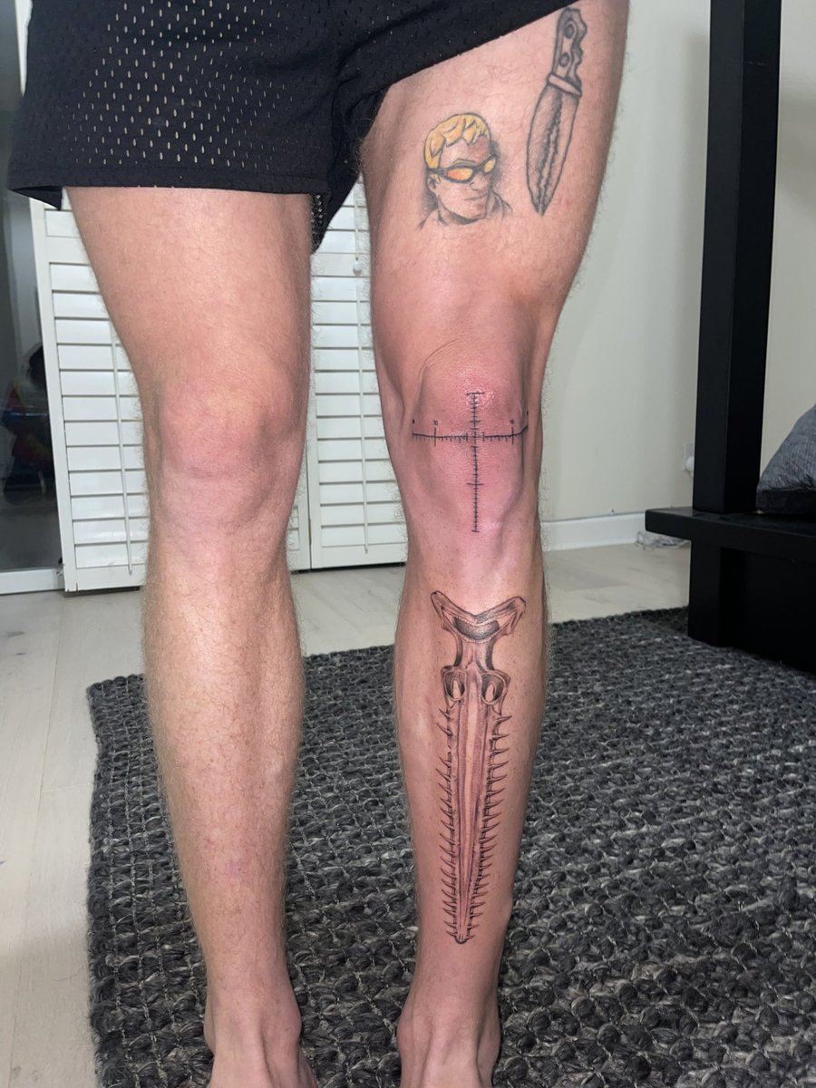Tfue's tweet image. 6 hours later three new pieces 💉🖤